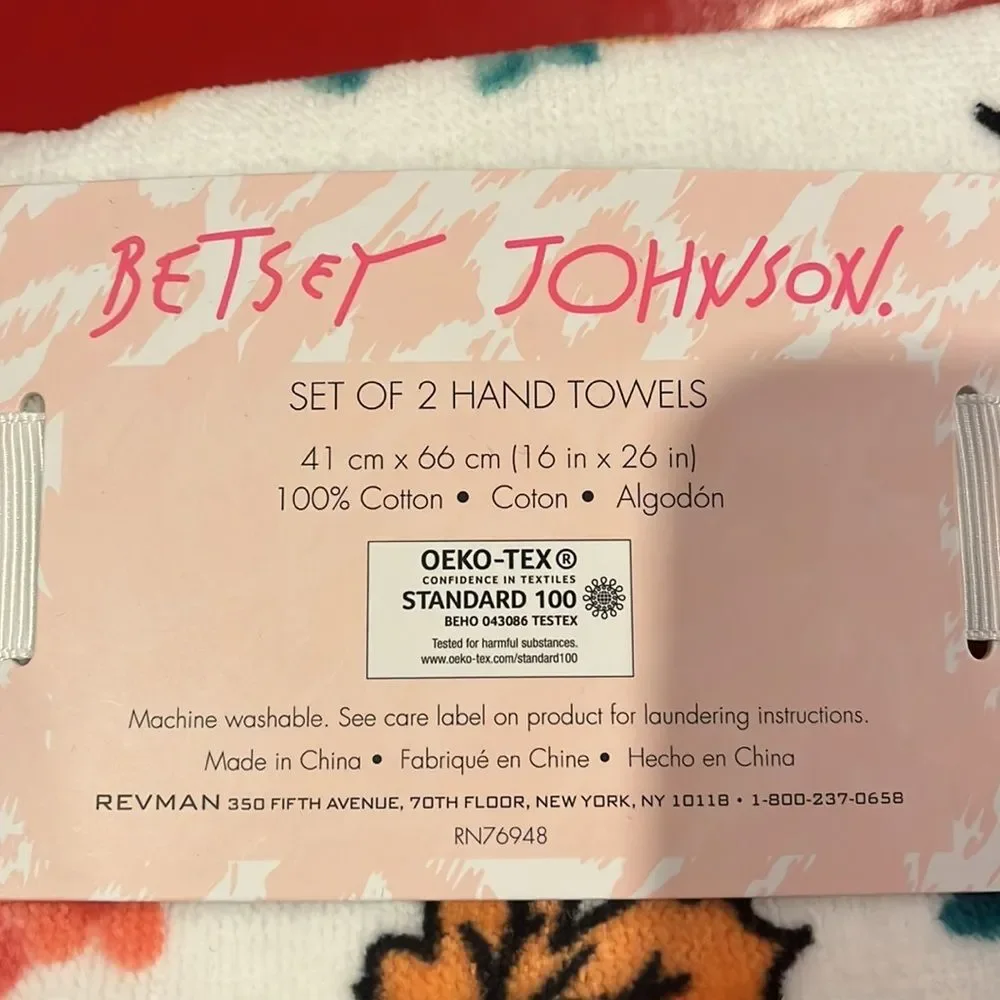 NWT Betsey Johnson hand towels